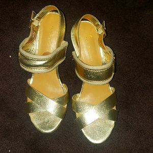 Tommy Hilfiger 4 inch wedge sz 8